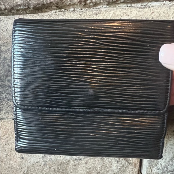 Louis Vuitton Black Epi Leather Trifold Wallet - Picture 2 of 16